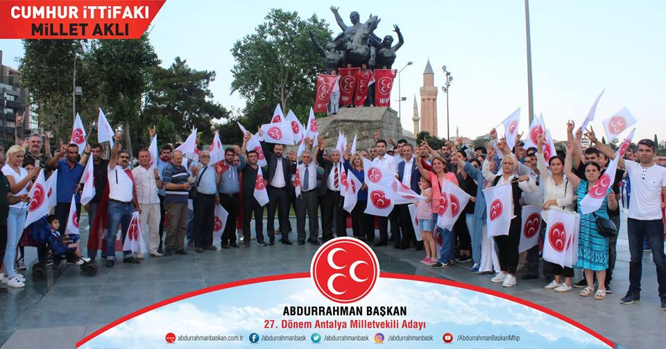 İl Başkanlığımızdan, Cumhuriyet Meydanı Atatürk Heykeline kadar yaptığımız yürüyüşte halkımızın büyük teveccühü ile karşılaştık.